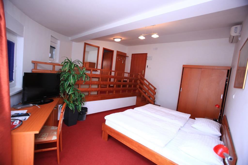 Hotel Orion Ivanec Kamer foto